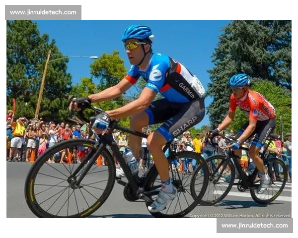 捕捉速度与力量之美的体育摄影实战技巧全解析提升构图用光与瞬间判断能力 - 副本 (2) 捕捉速度与力量之美的体育摄影实战技巧全解析提升构图用光与瞬间判断能力 - 副本 (2)