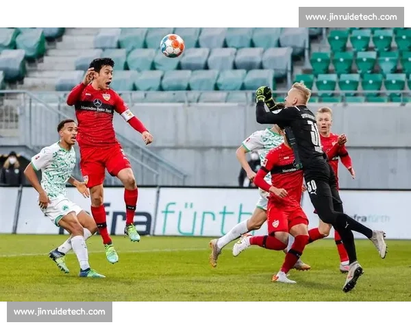 激战瞬间全景呈现本轮体育赛事焦点对决精彩回顾关键进球与逆转时刻深度解析 - 副本 (2)